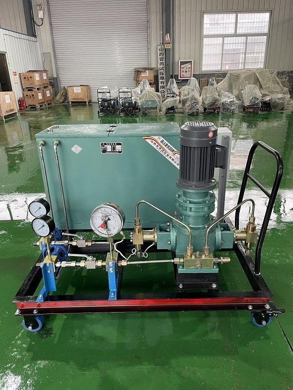 晉芮廠家，力求創(chuàng)新，非標(biāo)定制款2D系列電動(dòng)試壓泵上市